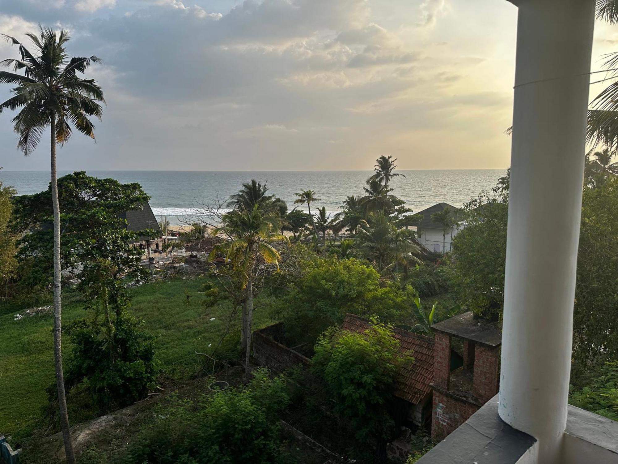 The First Place Yogaresort, Odayam วาร์คาลา ภายนอก รูปภาพ