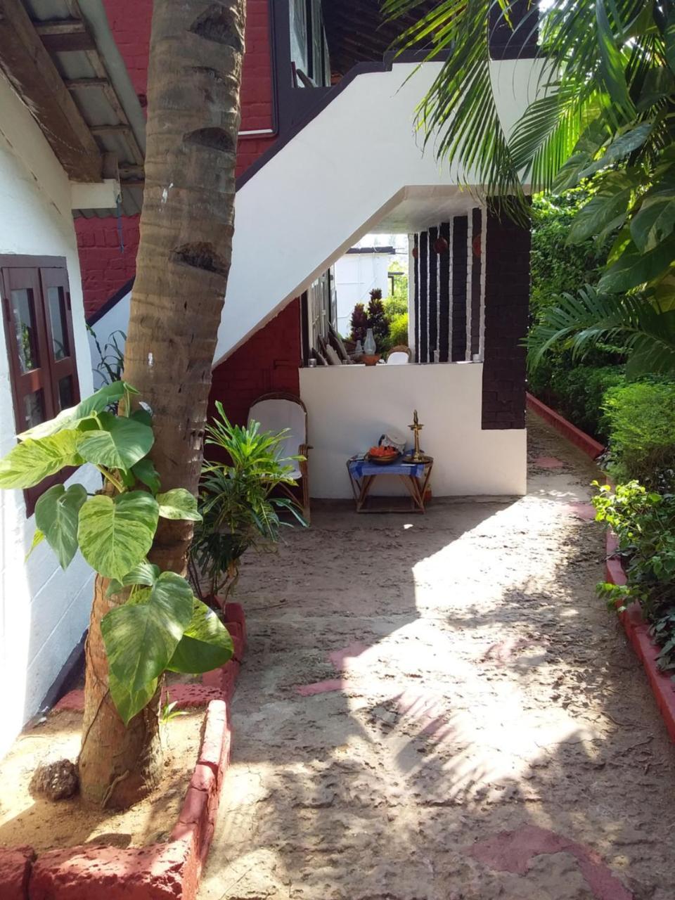 The First Place Yogaresort, Odayam วาร์คาลา ภายนอก รูปภาพ